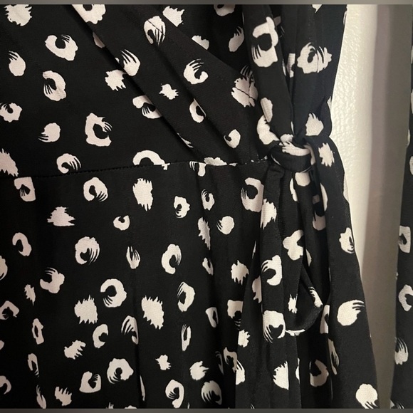 Kaileigh Woman’s Black and White Faux Wrap Dress Size Medium Corpcore Office - Picture 6 of 8